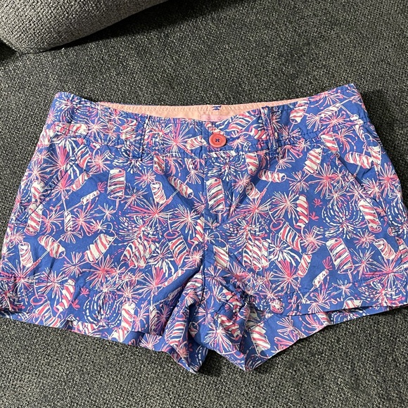 Lilly Pulitzer Cherry Bomb shorts Sz 0 fireworks - Picture 2 of 6